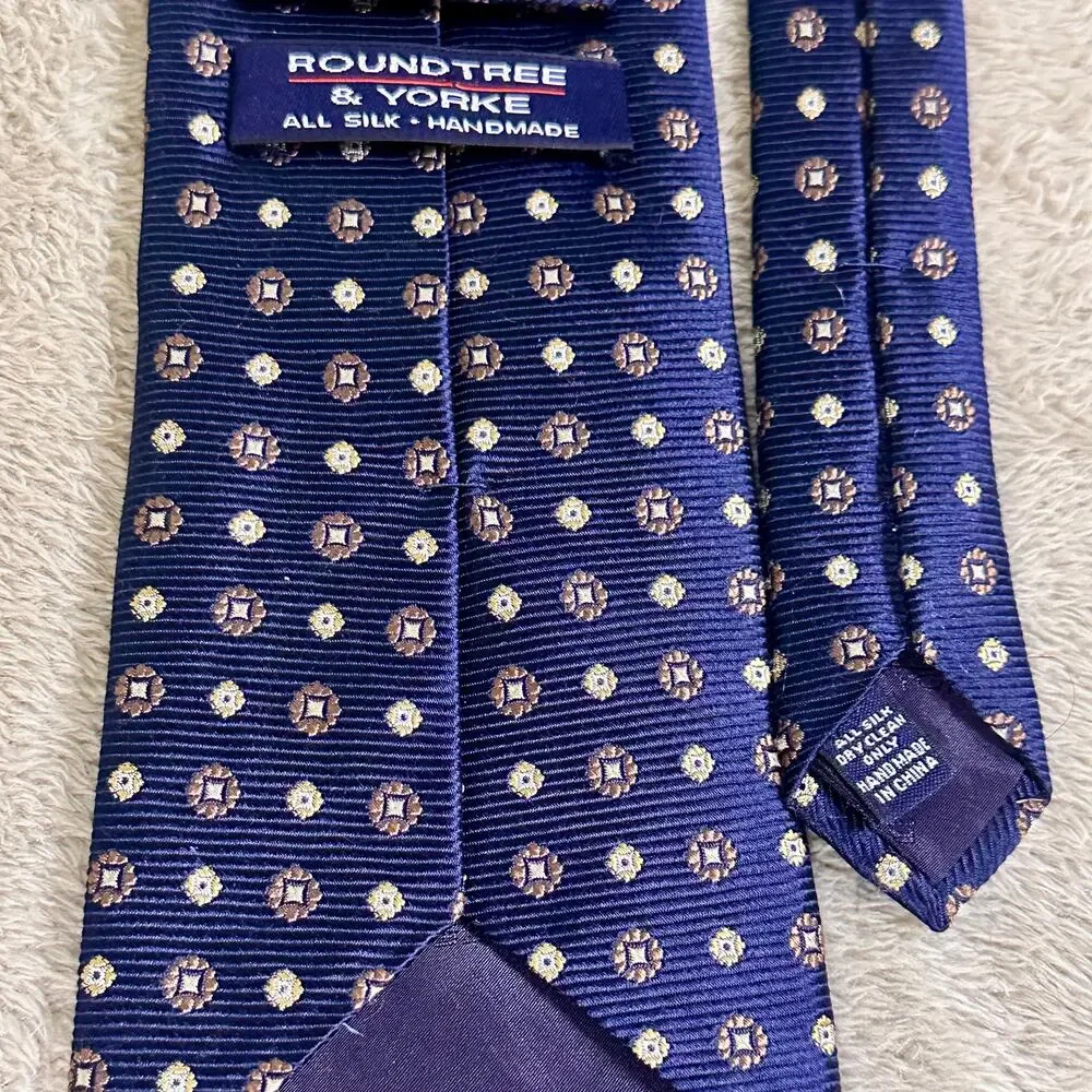 Roundtree & Yorke 100% Silk Tie Blue Geometric Pattern Classic Mens